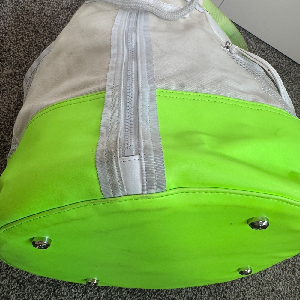Lululemon Rally Backpack White Neon Green Drawstring Bucket Bag Athletic Gym - Picture 9 of 16